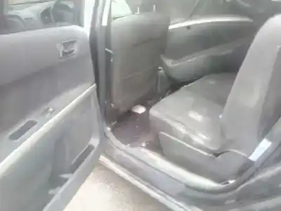 Veículo de Sucata toyota corolla verso (r1) 2.2 d-4d sol do ano 2008 alimentado 2adftv