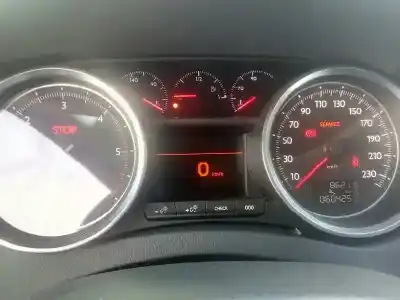 Véhicule à la ferraille peugeot 508 active de l'année 2011 alimenté rh01