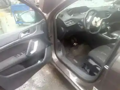 Veículo de Sucata peugeot 308 sw active do ano 2015 alimentado bh02