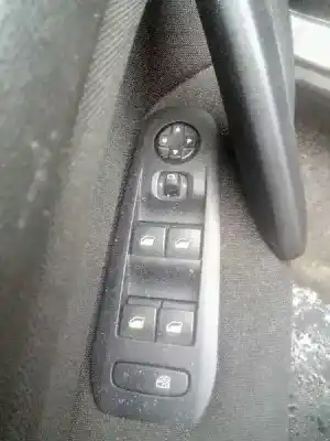 Veículo de Sucata peugeot 308 sw active do ano 2015 alimentado bh02