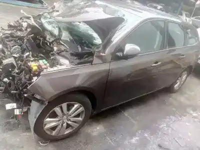 Veículo de Sucata peugeot 308 sw active do ano 2015 alimentado bh02