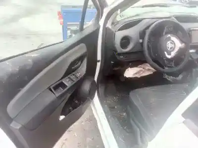 Здавання транспортного засобу toyota yaris (_p13_) 1.3 (nsp130_) року 2016 потужний 1nr