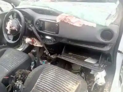 Здавання транспортного засобу toyota yaris (_p13_) 1.3 (nsp130_) року 2016 потужний 1nr