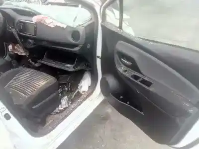 Здавання транспортного засобу toyota yaris (_p13_) 1.3 (nsp130_) року 2016 потужний 1nr