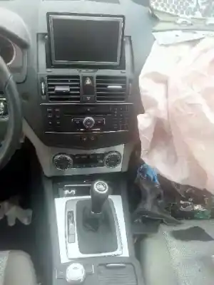 Veicolo di demolizione mercedes-benz clase c (w204) berlina c 300 4-matic (204.081) dell'anno 2008 alimentato 272948