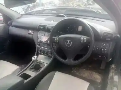 Véhicule à la ferraille mercedes-benz clase c (w203) sportcoupe c 220 cdi (la) (203.708) de l'année 2008 alimenté 646963