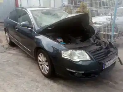 Vehículo de desguace VOLKSWAGEN PASSAT BERLINA (3C2) 2.0 TDI del año 2008 con motor BKP