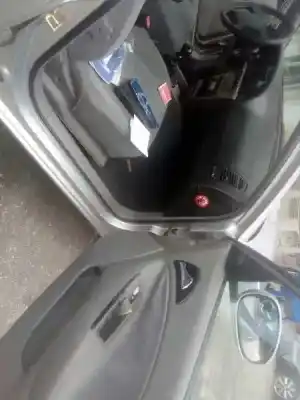 Veículo de Sucata daewoo nubira berlina classic cdx do ano 2001 alimentado x20sed