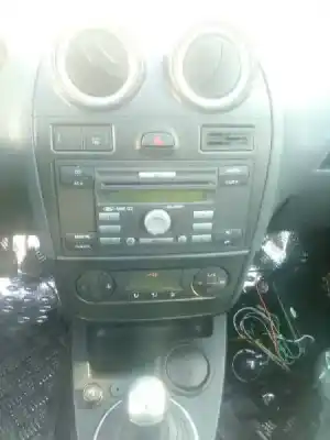 Vehicul casat ford fiesta (cbk) ambiente al anului 2006 alimentat hhjb
