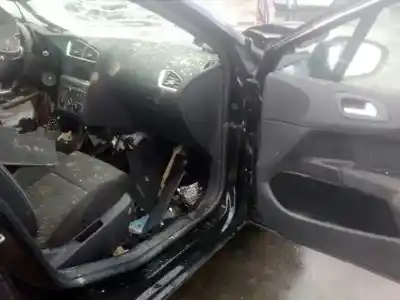 Veículo de Sucata citroen c4 lim. live edition do ano 2017 alimentado bh02