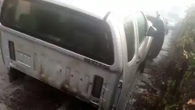 Véhicule à la ferraille nissan navara pick-up (d40m) king cab se 4x4 de l'année 2006 alimenté yd25ddti