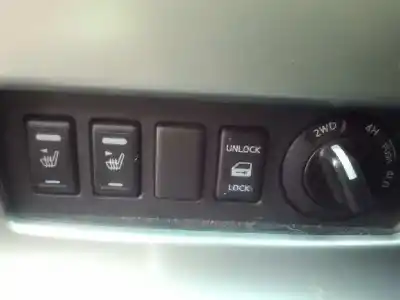Véhicule à la ferraille nissan navara pick-up (d40m) double cab xe 4x4 de l'année 2007 alimenté yd25ddti