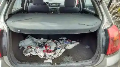 Veículo de Sucata toyota corolla (_e12_) 2.0 d-4d (cde120r_ cde120l_) do ano 2003 alimentado 1cdftv