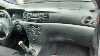 Veículo de Sucata toyota corolla (_e12_) 2.0 d-4d (cde120r_ cde120l_) do ano 2003 alimentado 1cdftv