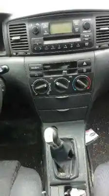 Veículo de Sucata toyota corolla (_e12_) 2.0 d-4d (cde120r_ cde120l_) do ano 2003 alimentado 1cdftv