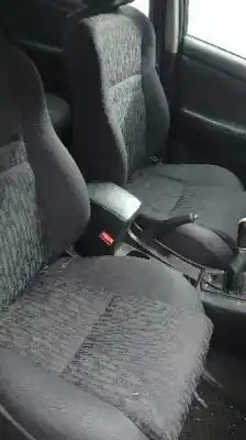 Veículo de Sucata toyota corolla (_e12_) 2.0 d-4d (cde120r_ cde120l_) do ano 2003 alimentado 1cdftv