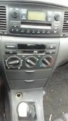 Veículo de Sucata toyota corolla (_e12_) 2.0 d-4d (cde120r_ cde120l_) do ano 2003 alimentado 1cdftv