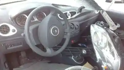 Veículo de Sucata renault clio iii yahoo do ano 2012 alimentado d4f740