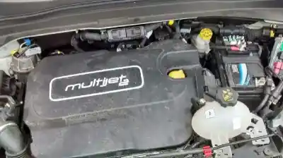 Veículo de Sucata jeep renegade trailhawk 4wd do ano 2016 alimentado m768