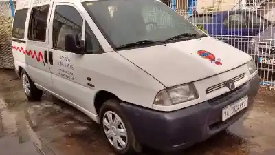 Veículo de Sucata citroen jumpy hdi110 club combi (7 sitze) do ano 2000 alimentado rhz