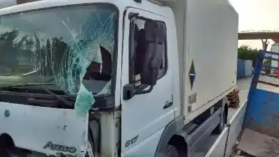 Véhicule à la ferraille mercedes-benz 817 4.2 de l'année 2000 alimenté 904911