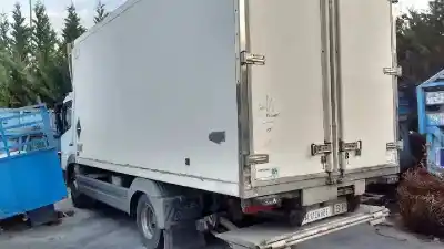 Véhicule à la ferraille mercedes-benz 817 4.2 de l'année 2000 alimenté 904911