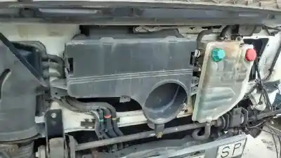 Véhicule à la ferraille mercedes-benz 817 4.2 de l'année 2000 alimenté 904911