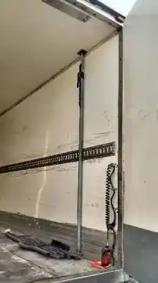 Véhicule à la ferraille mercedes-benz 817 4.2 de l'année 2000 alimenté 904911