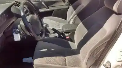 Vehicul casat peugeot 407 st confort al anului 2006 alimentat 9hz