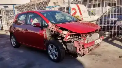 Sloopvoertuig toyota auris active van het jaar 2011 aangedreven 1ndtv