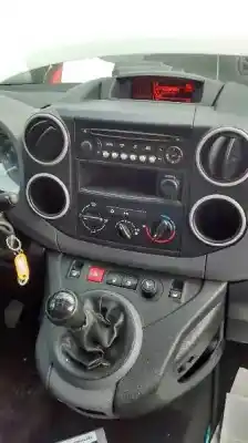 Здавання транспортного засобу peugeot partner kombi confort року 2013 потужний 9h06