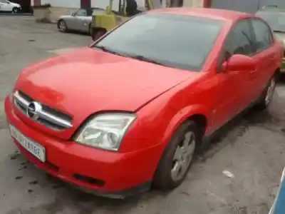 Véhicule à la ferraille OPEL VECTRA C BERLINA Comfort de l'année 2004 alimenté Z19DT