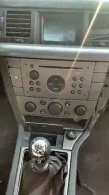 Véhicule à la ferraille opel vectra c berlina comfort de l'année 2004 alimenté z19dt