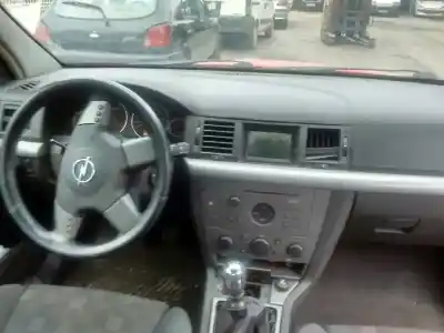 Véhicule à la ferraille opel vectra c berlina comfort de l'année 2004 alimenté z19dt