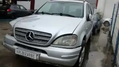 Здавання транспортного засобу mercedes-benz clase m (w163) 270 cdi (163.113) року 2000 потужний 612963