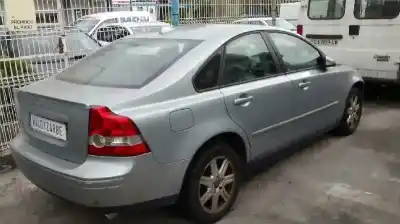 Vehicul casat volvo s40 berlina d5 momentum al anului 2006 alimentat d5244t8