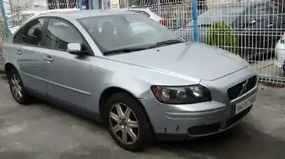 Vehicul casat volvo s40 berlina d5 momentum al anului 2006 alimentat d5244t8