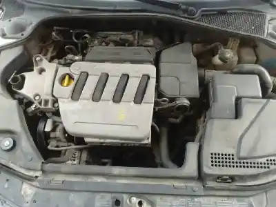 Verschrottungsfahrzeug renault laguna ii (bg0) authentique des jahres 2001 angetrieben k4m710
