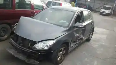 Veículo de Sucata HYUNDAI I30 Comfort do ano 2011 alimentado G4FA