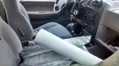 Véhicule à la ferraille kia sportage td de l'année 2000 alimenté re