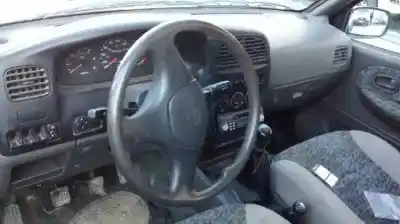 Véhicule à la ferraille kia sportage td de l'année 1999 alimenté re