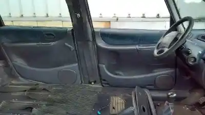 Здавання транспортного засобу renault espace /grand espace (je0) 2.2 turbodiesel року 1999 потужний g8t716