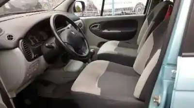 Scrapping Vehicle renault scenic rx4 (ja0) 1.9 dci sportway of the year 2002 powered f9q748
