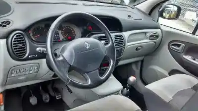 Scrapping Vehicle renault scenic rx4 (ja0) 1.9 dci sportway of the year 2002 powered f9q748