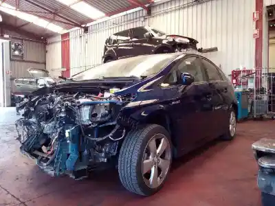Vehicul casat TOYOTA PRIUS (NHW30) Plug-in Hybrid Advance al anului 2011 alimentat 2ZR