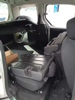 Veicolo di demolizione peugeot partner kombi confort dell'anno 2013 alimentato 9h06