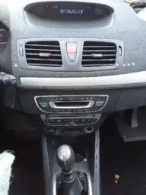 Vehicul casat renault megane iii coupe expression al anului 2009 alimentat k9k832