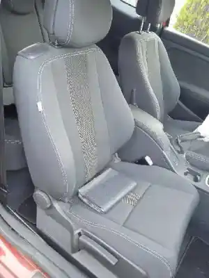 Vehicul casat renault megane iii coupe expression al anului 2009 alimentat k9k832