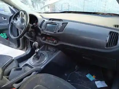 Здавання транспортного засобу kia sportage drive 4x2 року 2013 потужний d4fd