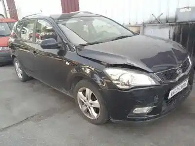 Véhicule à la ferraille KIA                                                CEE´D                                                                                                                                                                                                                                                      Active                                                                                                                                                                                                                                                     de l'année 2012 alimenté D4FB